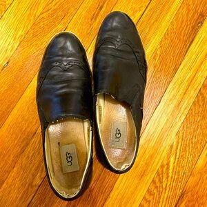UGG black leather loafer sneaker flats women’s size 10.